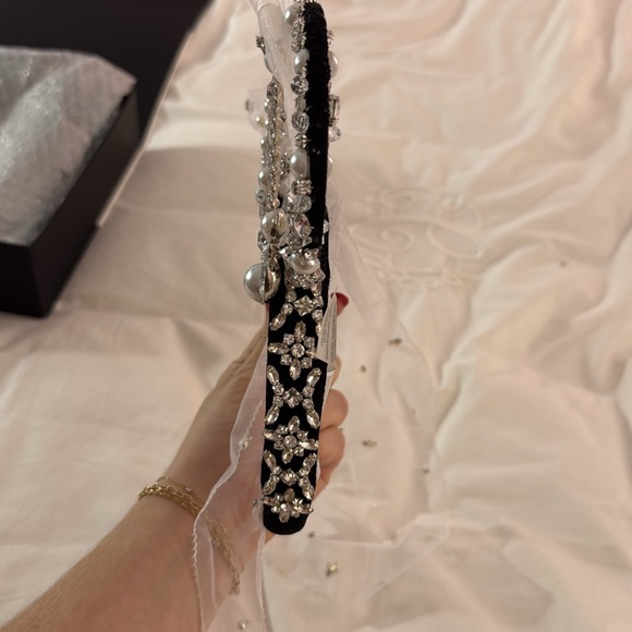 Vera Wang x Disney Minnie Mouse Ears Tiara Headband - Picture 6 of 9